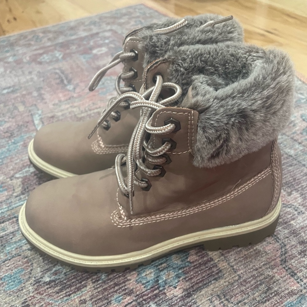 New Unionbay Women's Boots Size 6M